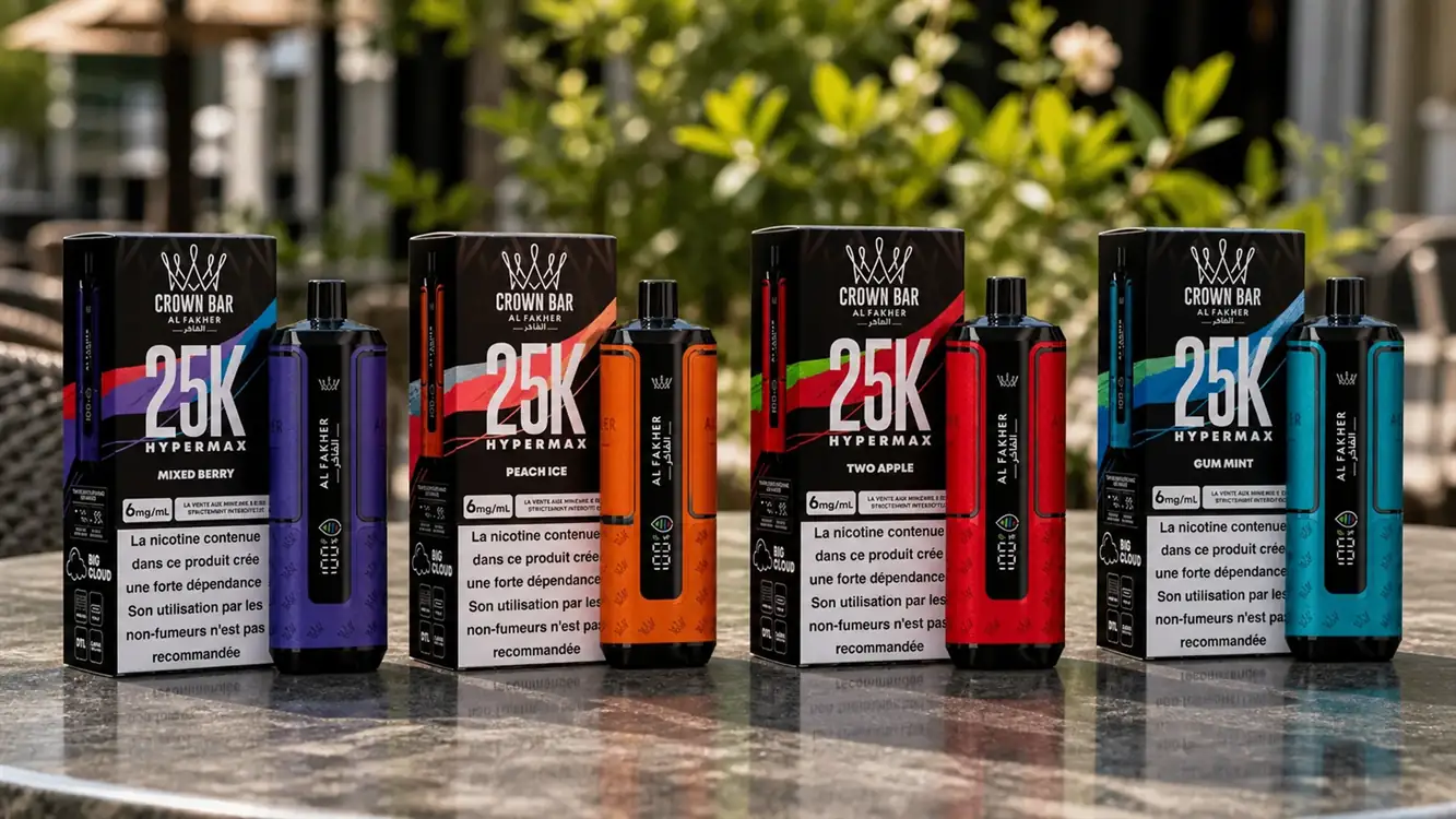 Quatre saveurs Al Fakher Crown Bar 25K Hyper Max en terrasse : Mixed Berry, Peach Ice, Two Apple et Gum Mint